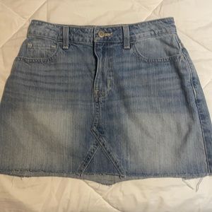 Hollister denim skirt size 3